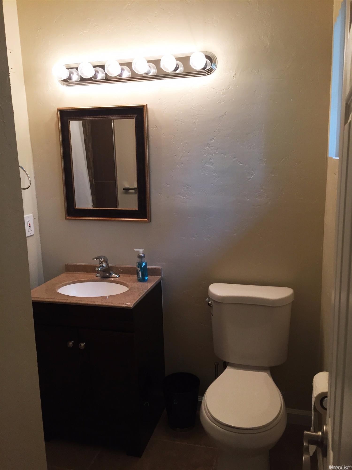 1237 El Vecino Ave, Modesto, CA 95350 photo 13