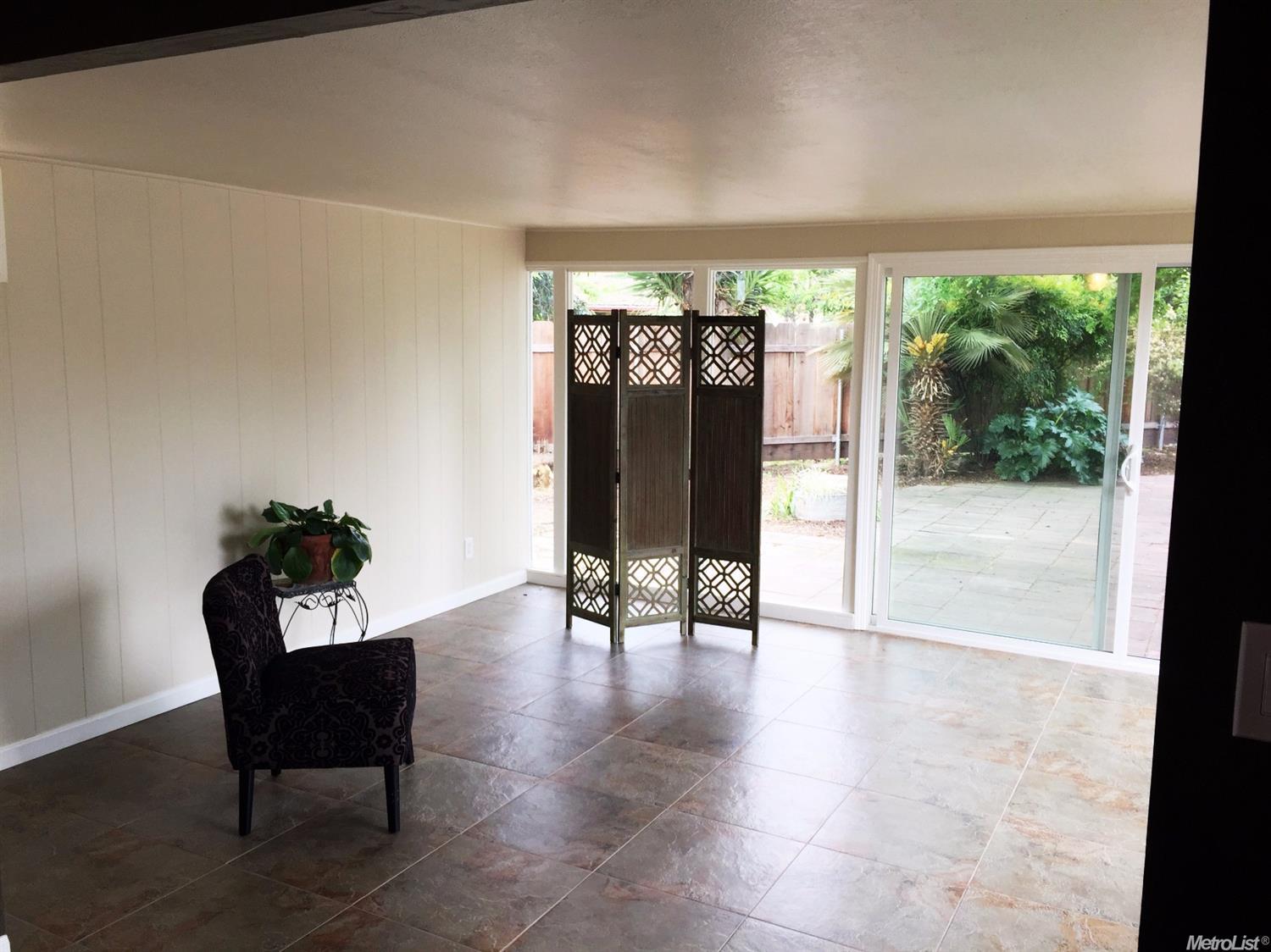 1237 El Vecino Ave, Modesto, CA 95350 photo 3