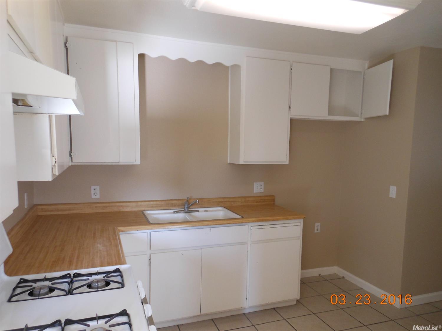 7145 Chablis Ln, Winton, CA 95388 photo 2