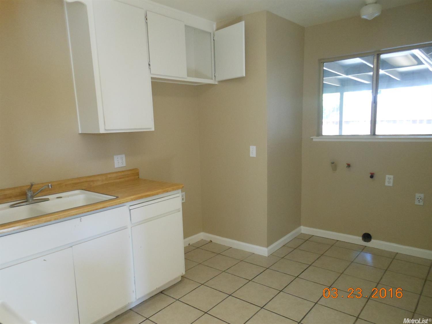 7145 Chablis Ln, Winton, CA 95388 photo 3