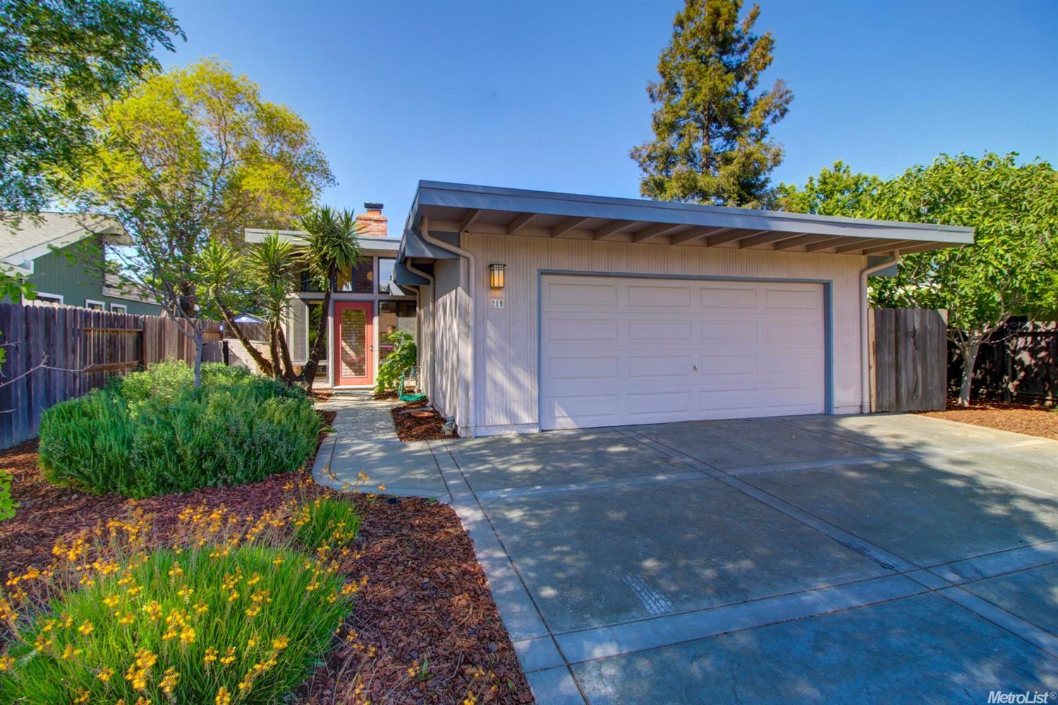 219 Grande Ave, Davis, CA 95616 photo 1