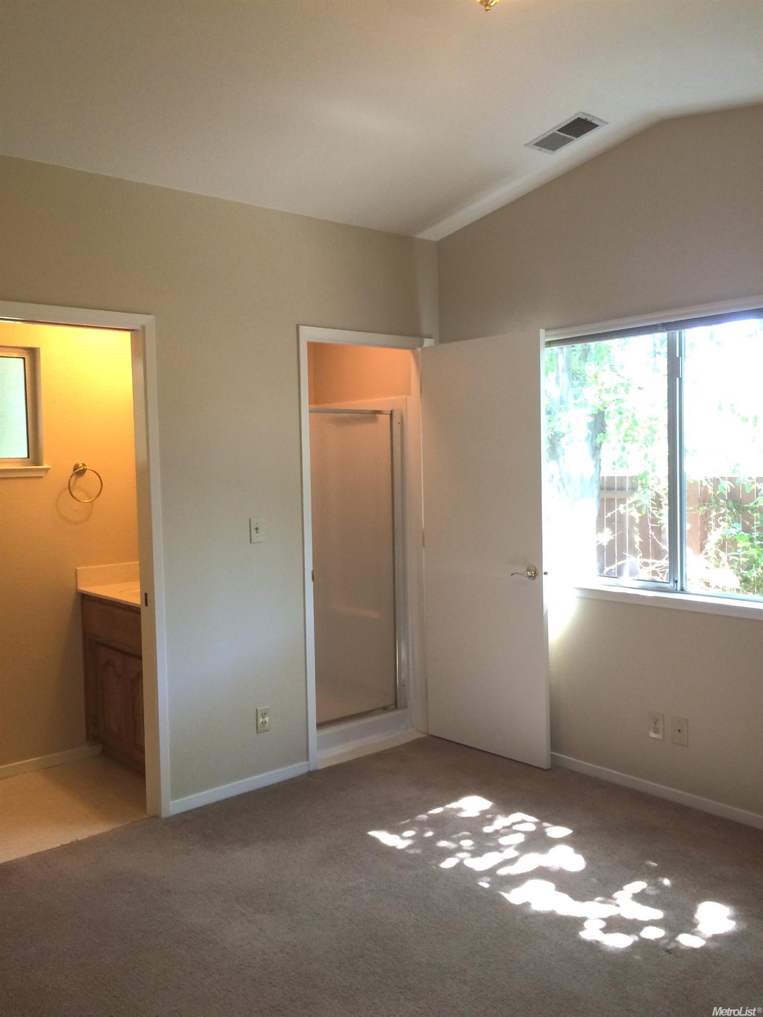 2402 Temple Dr, Davis, CA 95618 photo 8