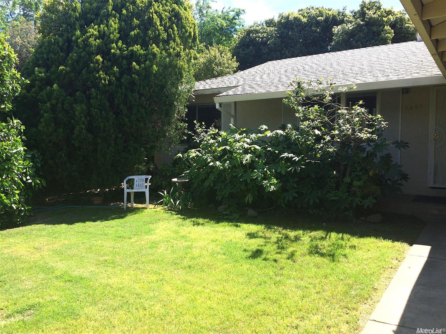 2402 Temple Dr, Davis, CA 95618 photo 2