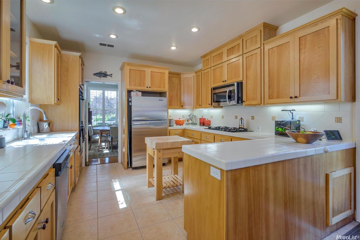 1600 Olympic Dr, Davis, CA 95616 photo 8
