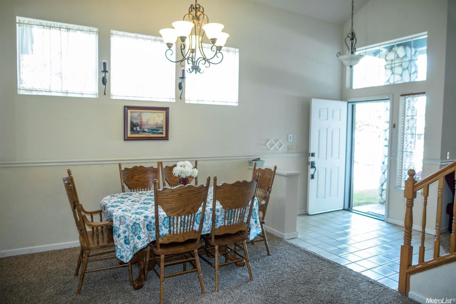 1237 Zinfandel Pl, Manteca, CA 95337 photo 3