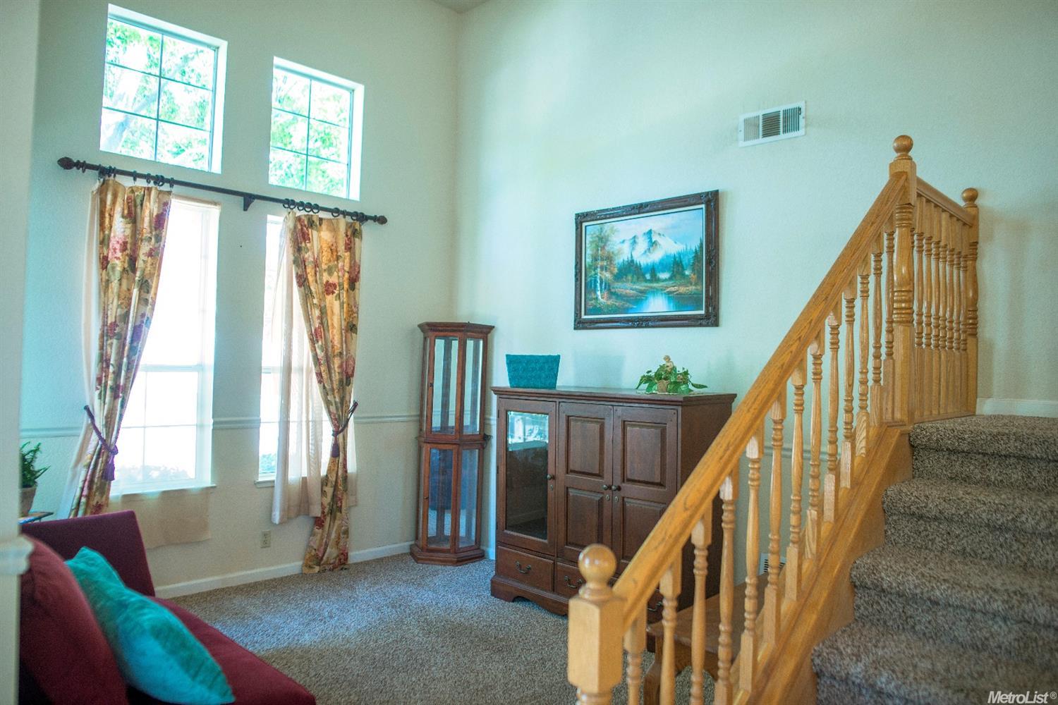 1237 Zinfandel Pl, Manteca, CA 95337 photo 4
