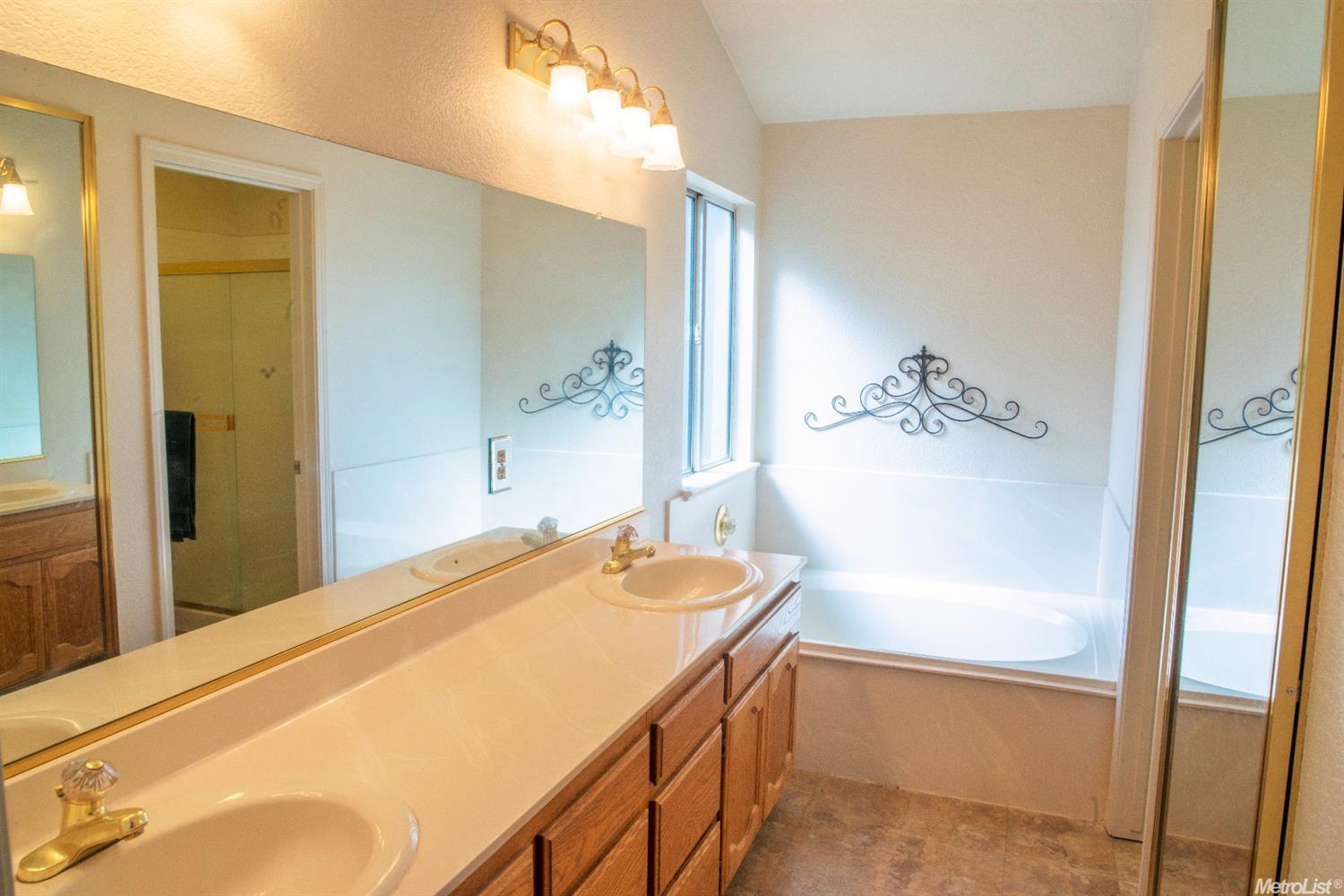 1237 Zinfandel Pl, Manteca, CA 95337 photo 13