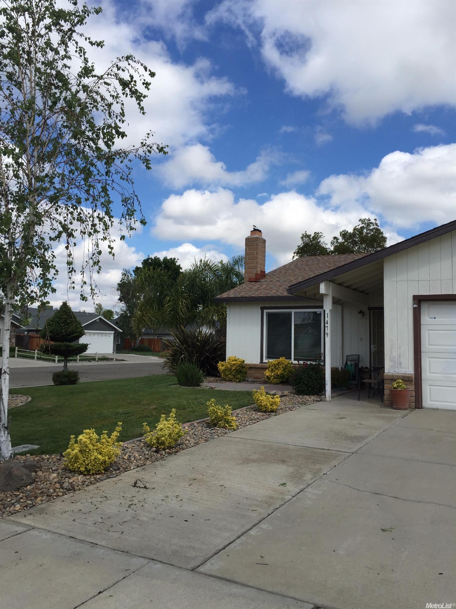 1479 Novell Dr, Ripon, CA 95366 photo 2