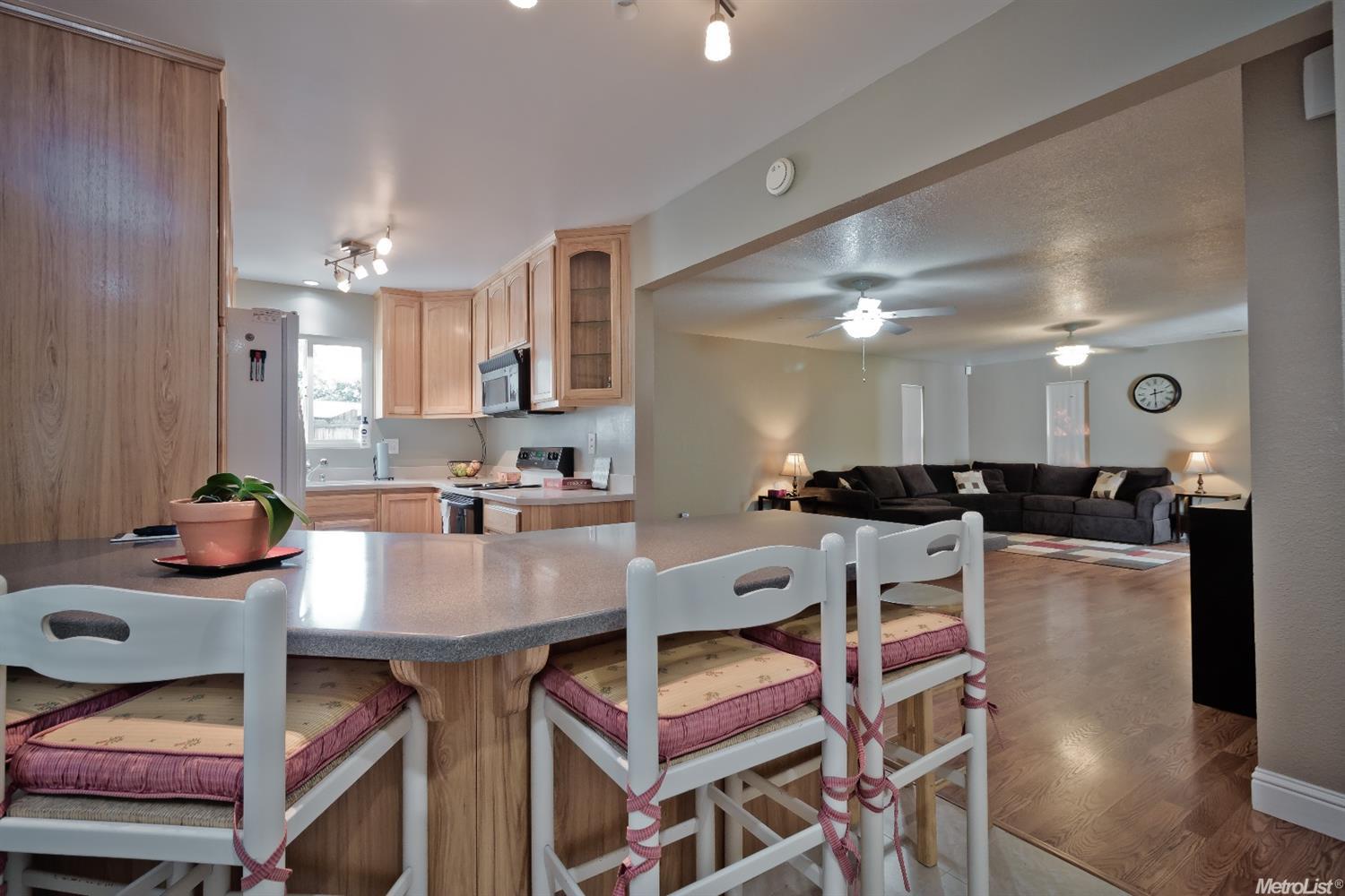 2809 Newhall Ct, Modesto, CA 95350 photo 4