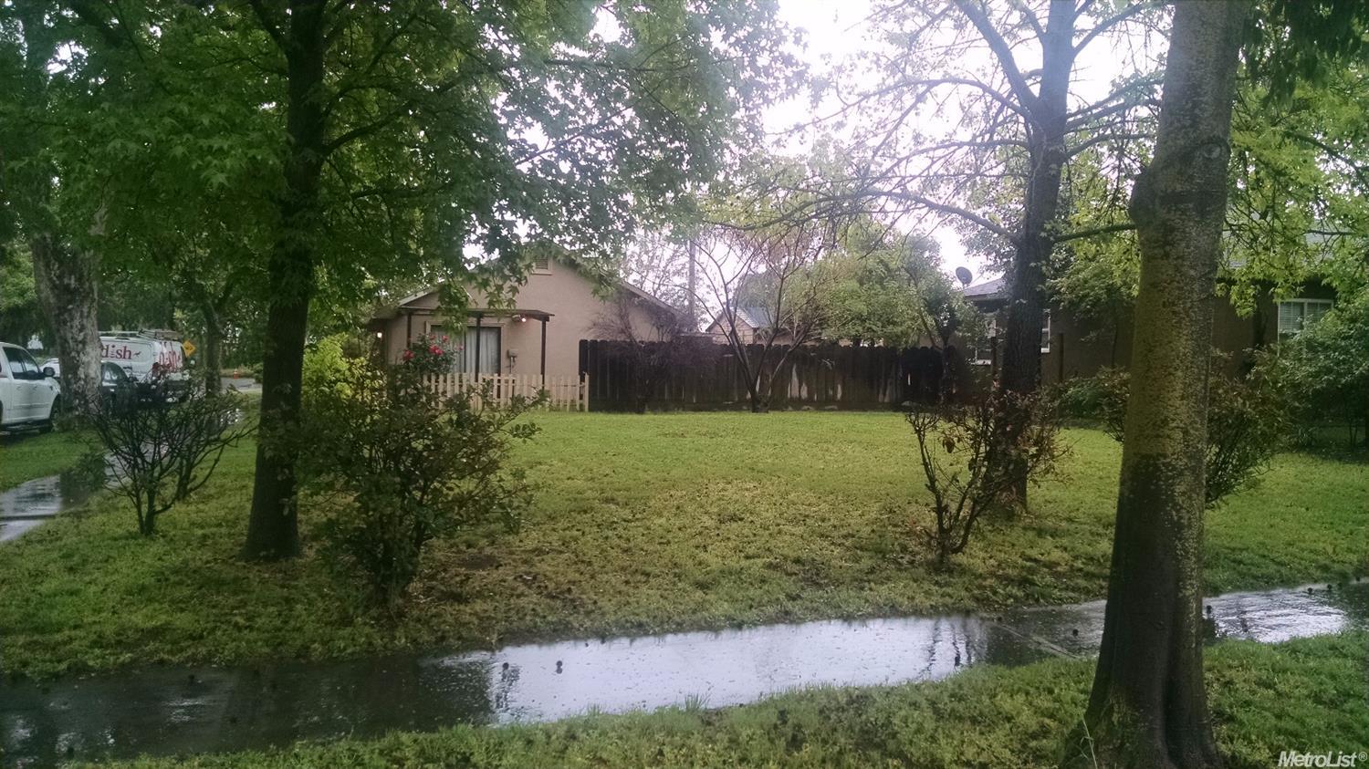 316 Center St, Modesto, CA 95351 photo 4
