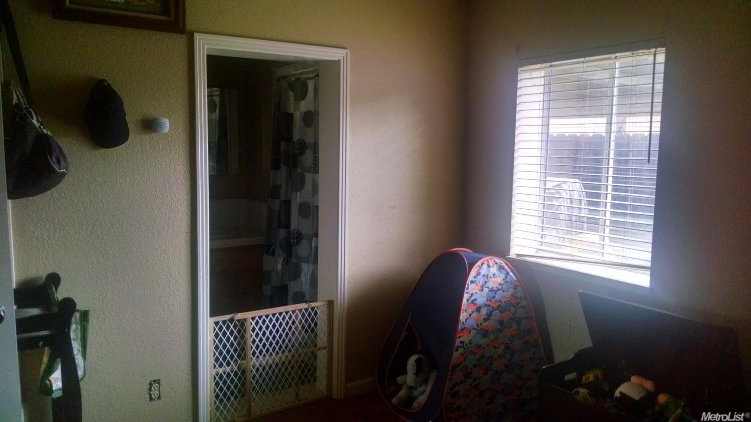 316 Center St, Modesto, CA 95351 photo 10