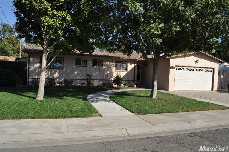 604 Curry Ave, Modesto, CA 95354 photo 1