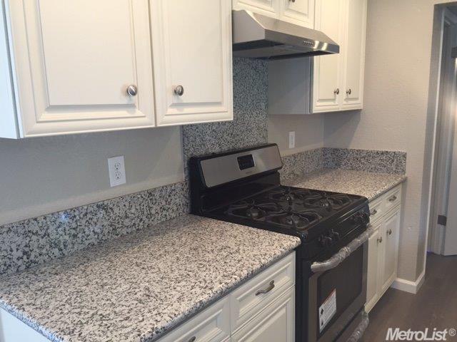 421 Donegal Dr, Modesto, CA 95354 photo 2