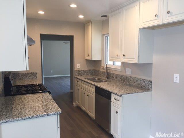 421 Donegal Dr, Modesto, CA 95354 photo 4