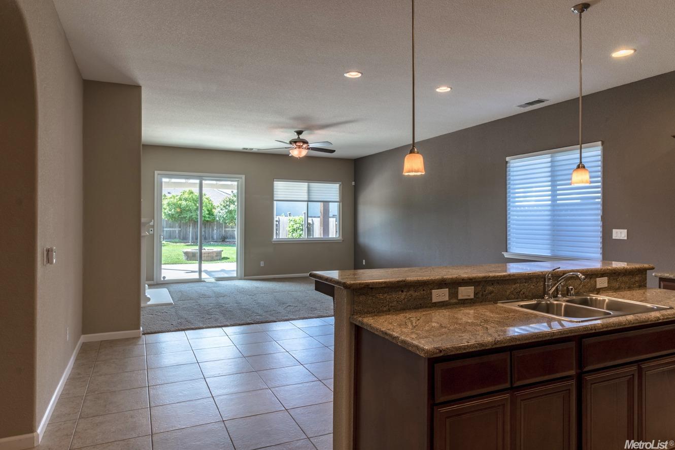876 Golden Pond Dr, Manteca, CA 95336 photo 3