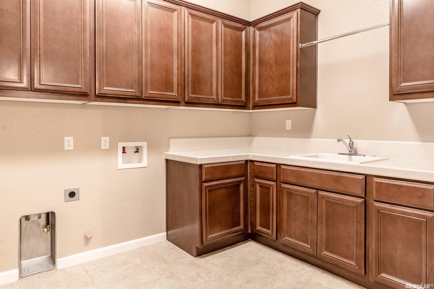876 Golden Pond Dr, Manteca, CA 95336 photo 8