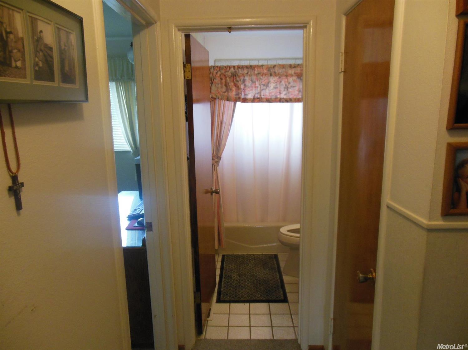 700 N Ham Ln, Lodi, CA 95242 photo 6