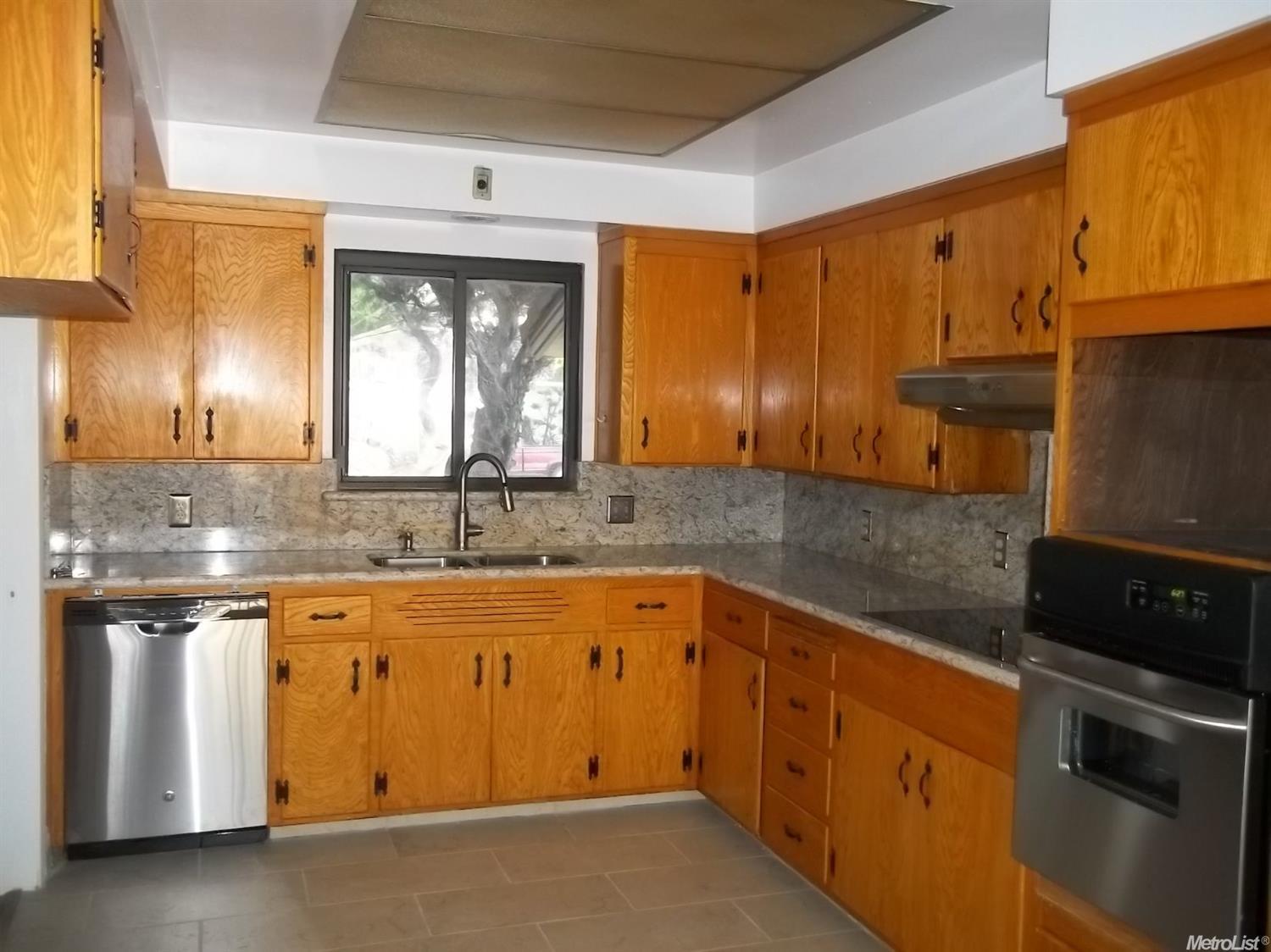 618 N Pacific Ave, Lodi, CA 95242 photo 5
