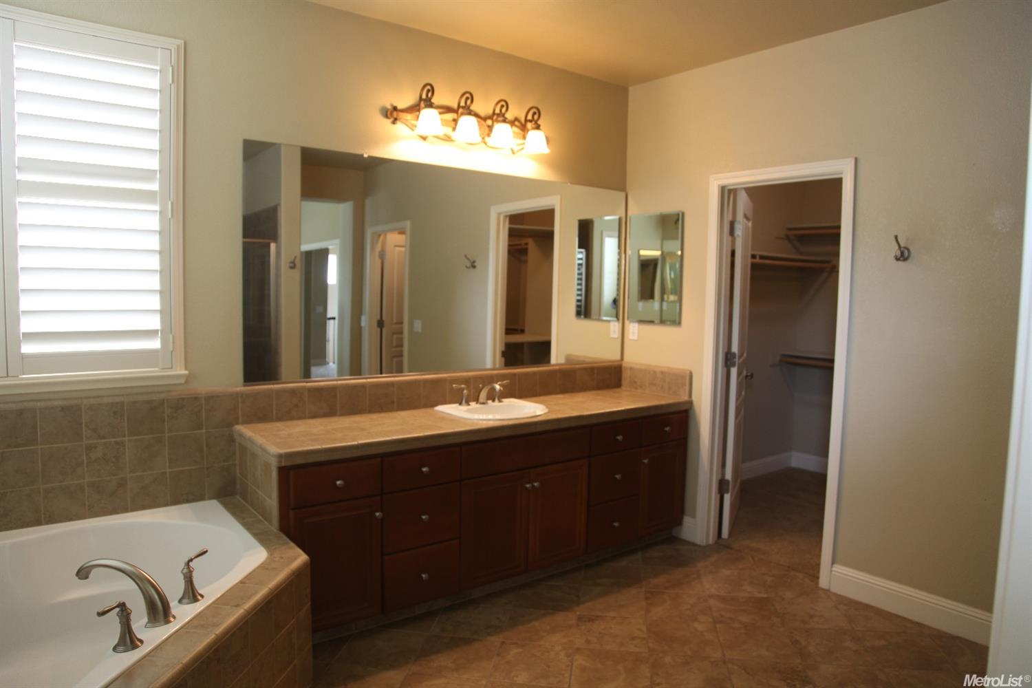 2076 Katnich Ln, Lodi, CA 95242 photo 15