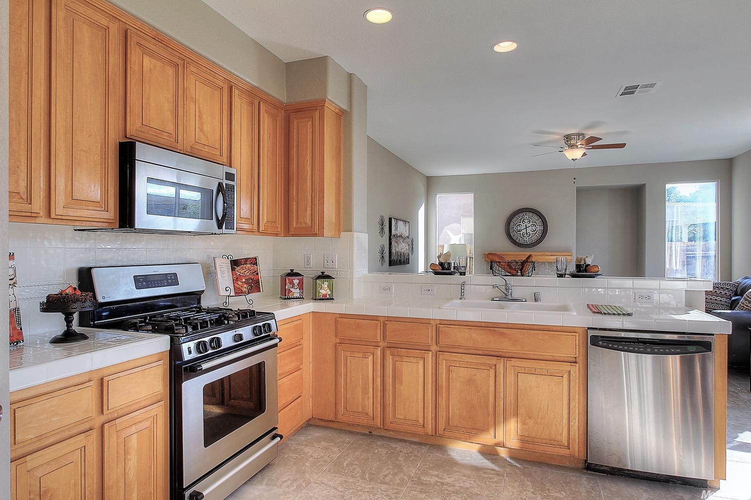 901 Platinum Ave, Lathrop, CA 95330 photo 7