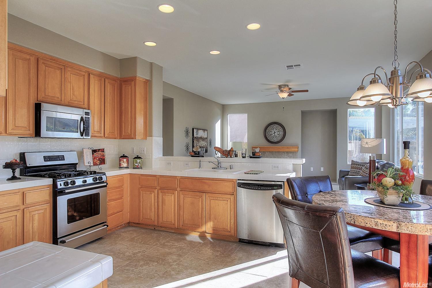 901 Platinum Ave, Lathrop, CA 95330 photo 5