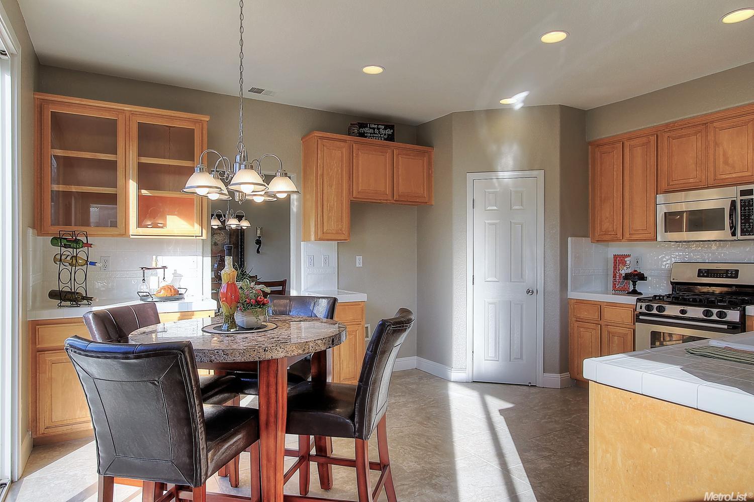 901 Platinum Ave, Lathrop, CA 95330 photo 6
