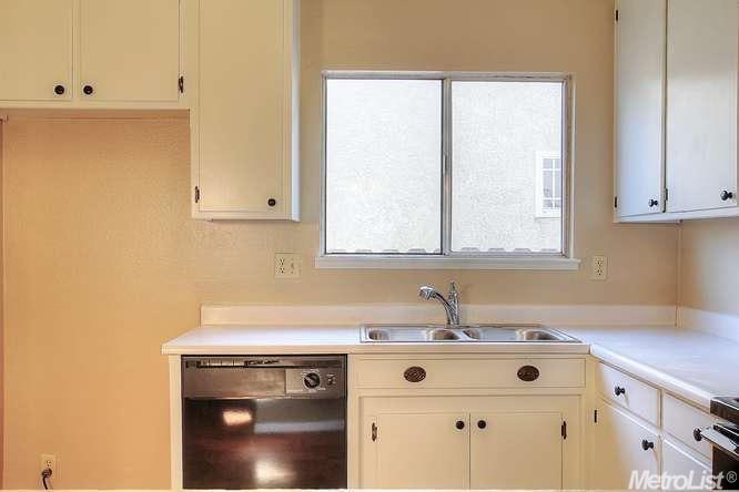 296 Marty Dr, Manteca, CA 95336 photo 4