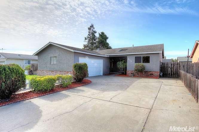 296 Marty Dr, Manteca, CA 95336 photo 1