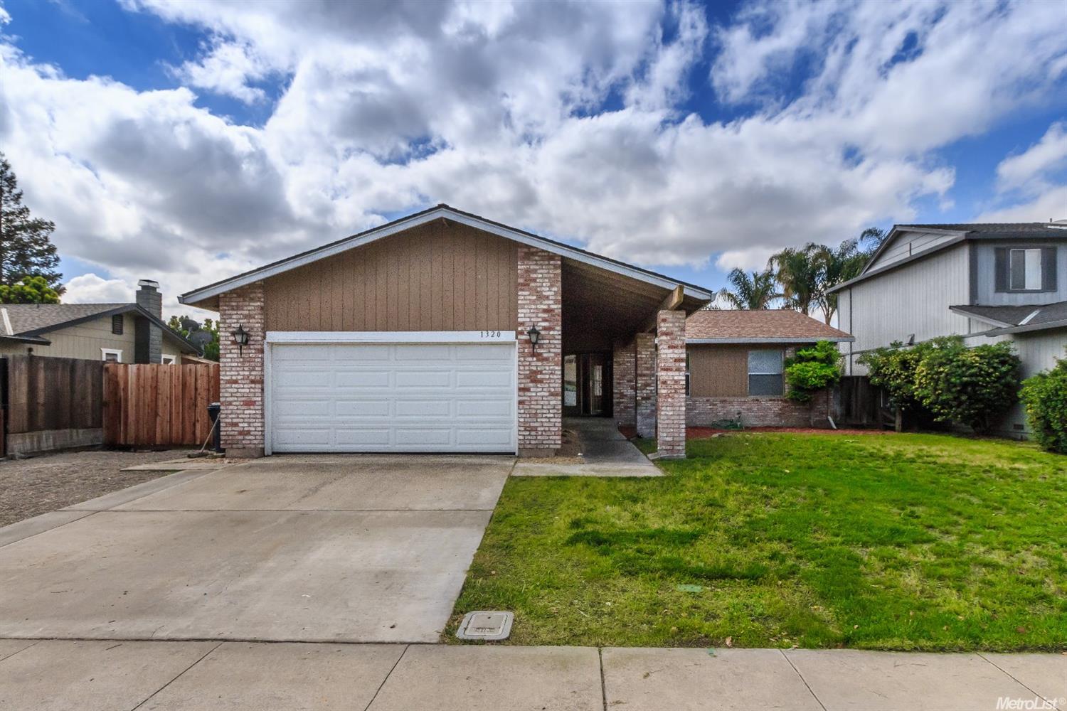 1320 Sprague St, Manteca, CA 95336 photo 1