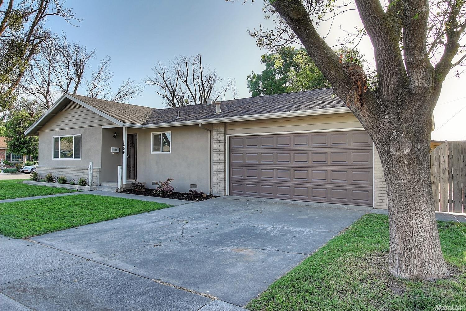 1609 Ascot Dr, Modesto, CA 95350 photo 2
