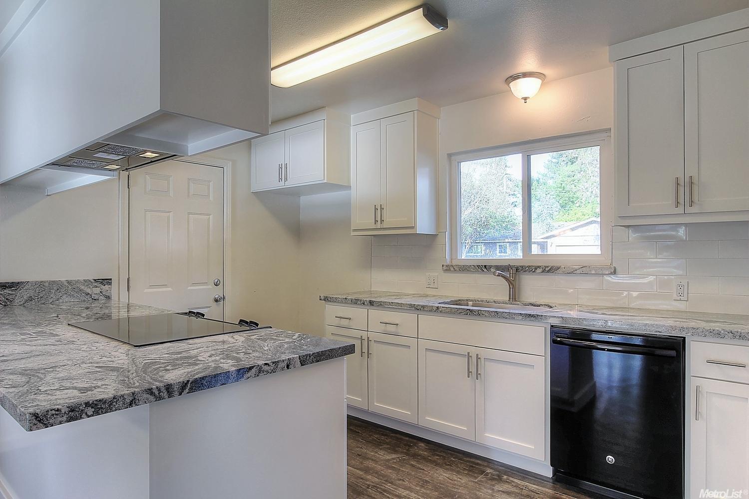 1609 Ascot Dr, Modesto, CA 95350 photo 5