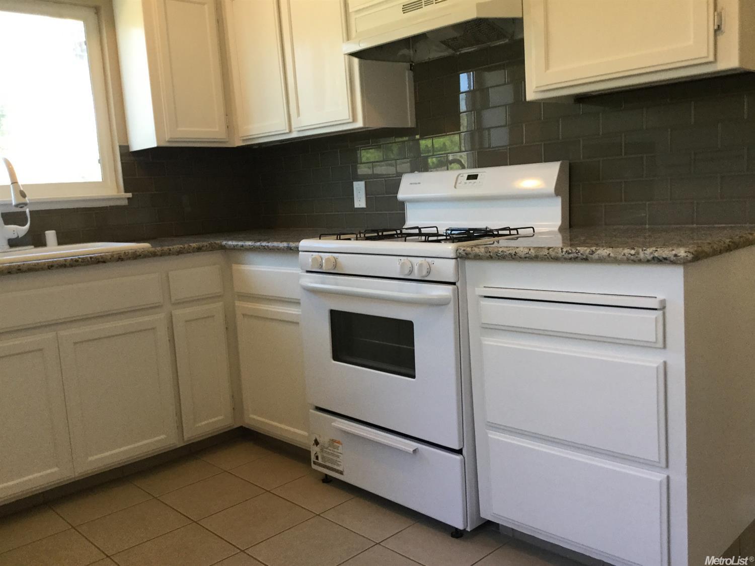 825 Elm Ave, Modesto, CA 95351 photo 3