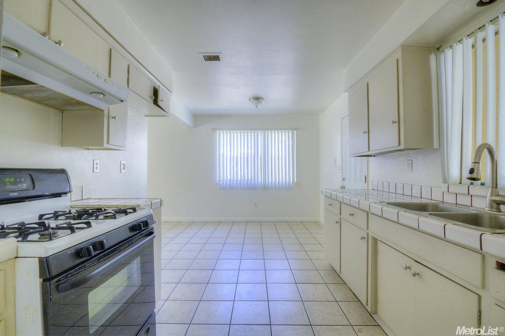 1013 Mock Ave, Modesto, CA 95351 photo 7