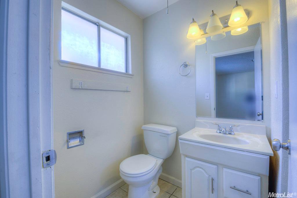 1013 Mock Ave, Modesto, CA 95351 photo 10