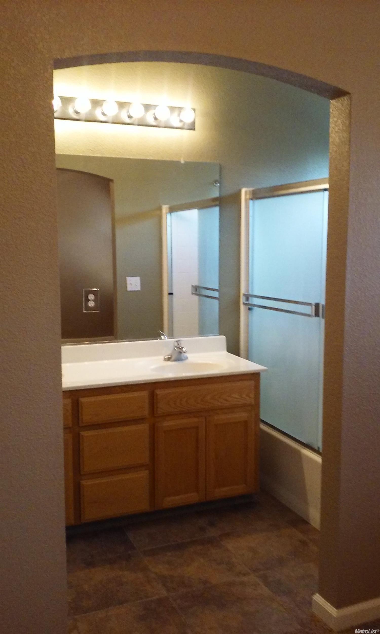 Undisclosed, Turlock, CA 95382 photo 9