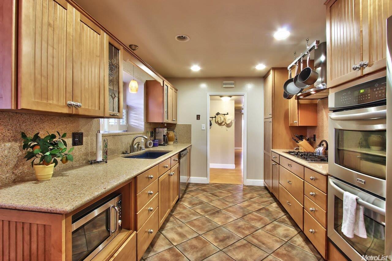 4312 Glenridge Dr, Carmichael, CA 95608 photo 5