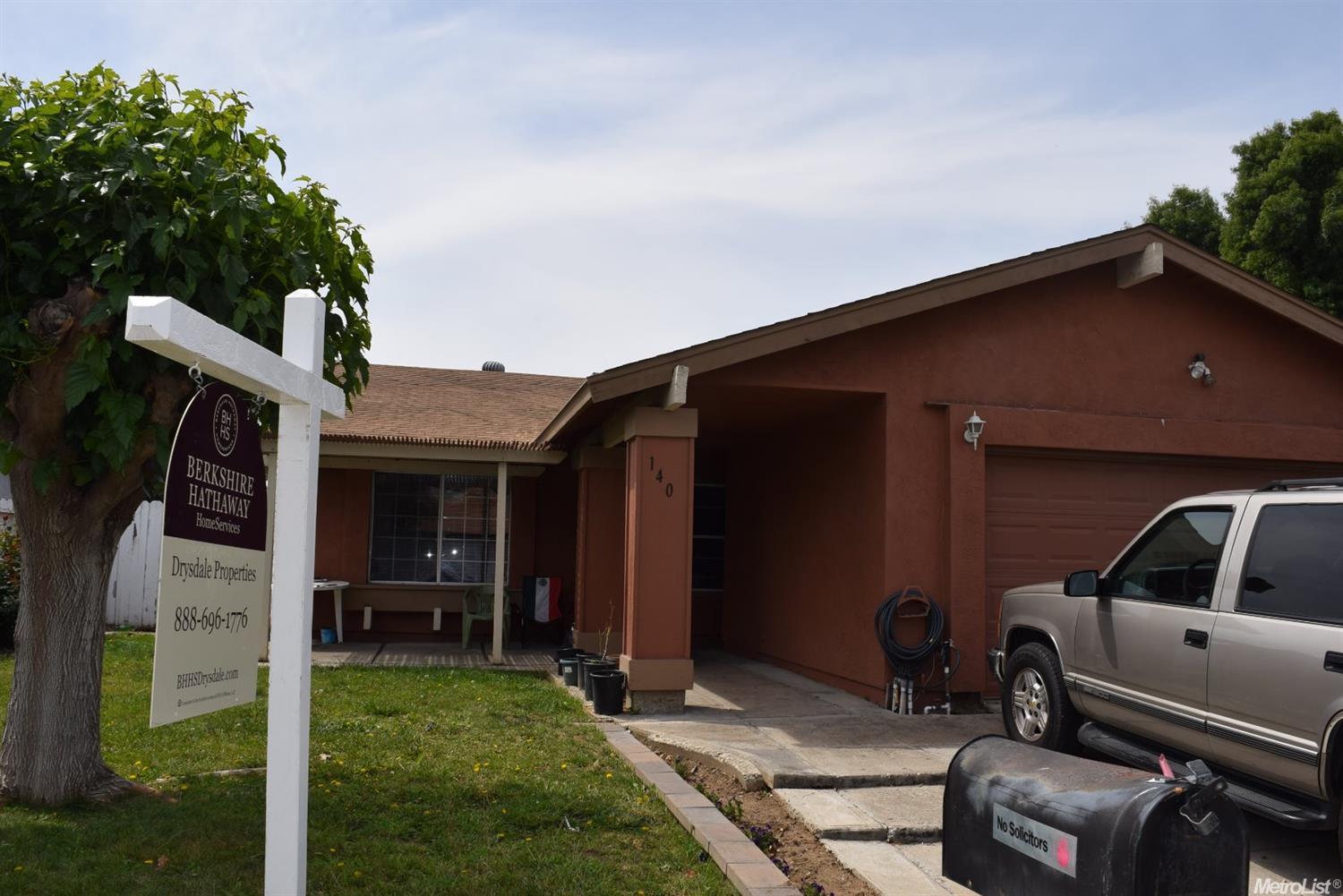 140 Yosemite Dr, Tracy, CA 95376 photo 2