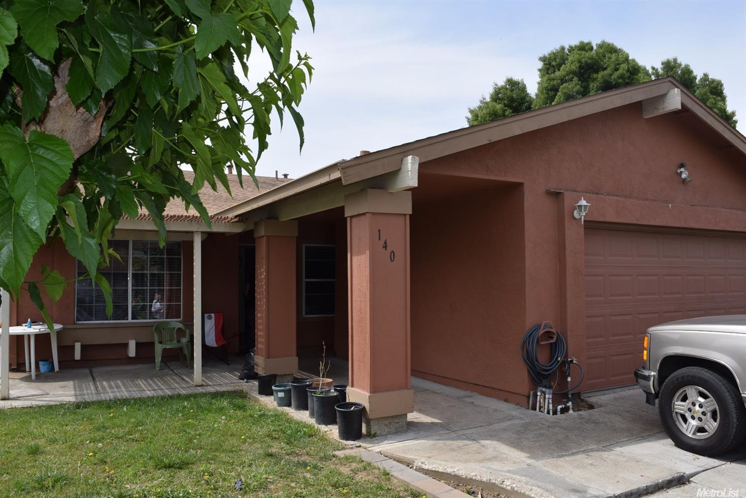 140 Yosemite Dr, Tracy, CA 95376 photo 1