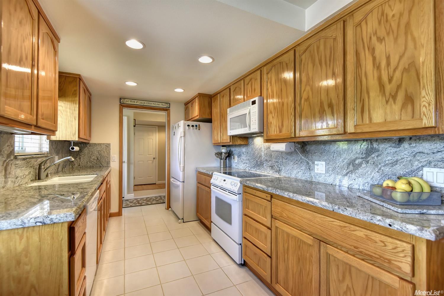 2728 Leoleta Way, Carmichael, CA 95608 photo 4