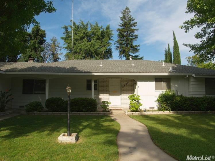 2807 Warwick Ln, Modesto, CA 95350 photo 3