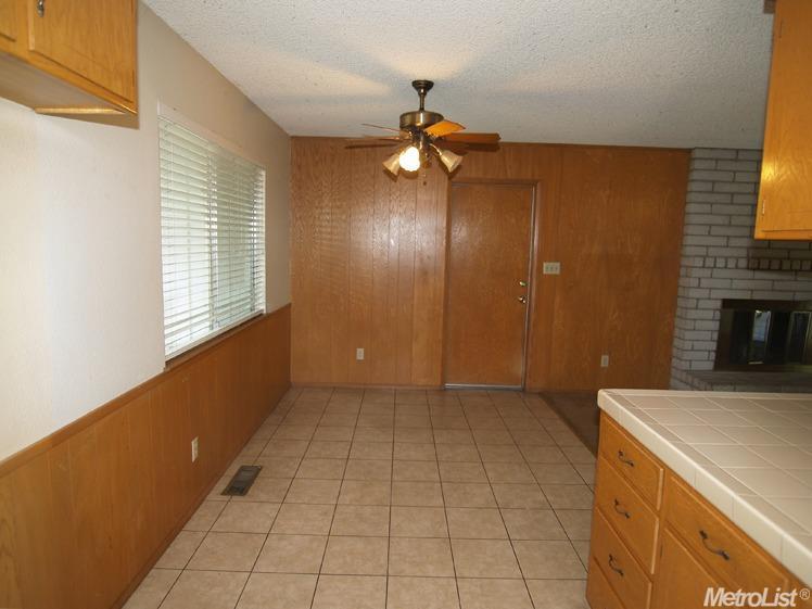 2807 Warwick Ln, Modesto, CA 95350 photo 12
