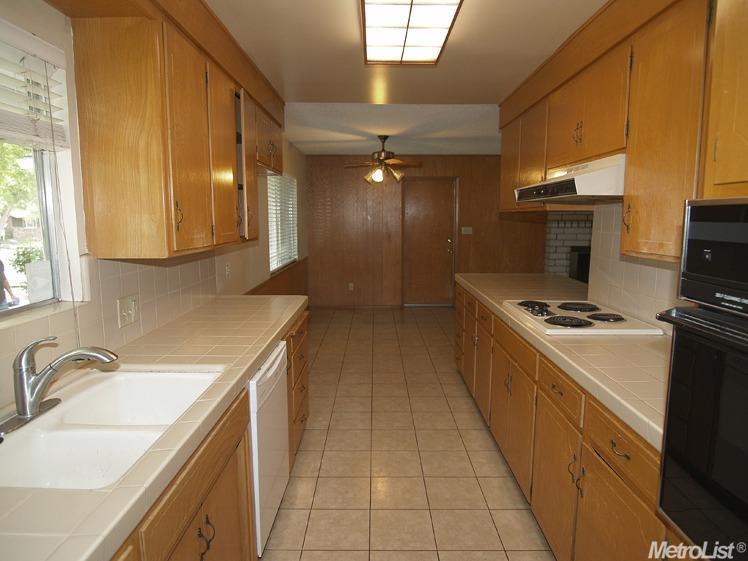 2807 Warwick Ln, Modesto, CA 95350 photo 14