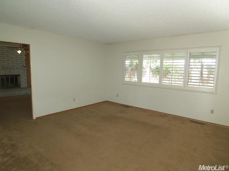 2807 Warwick Ln, Modesto, CA 95350 photo 5