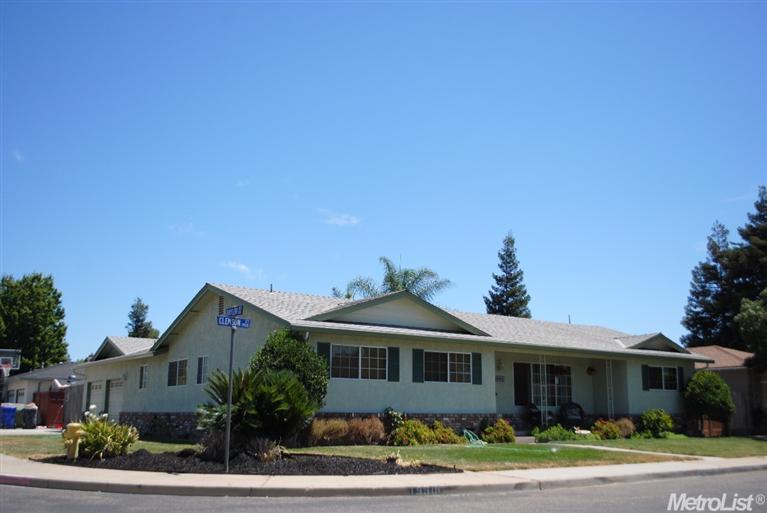 1990 Clemson Ct, Turlock, CA 95382 photo 2