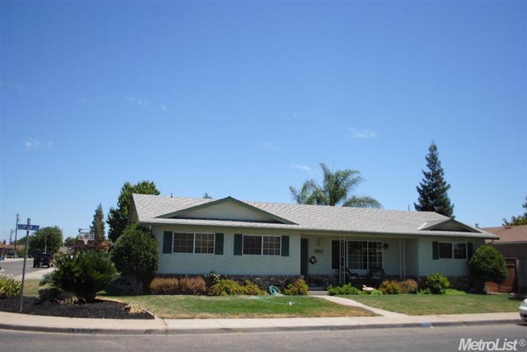 1990 Clemson Ct, Turlock, CA 95382 photo 3