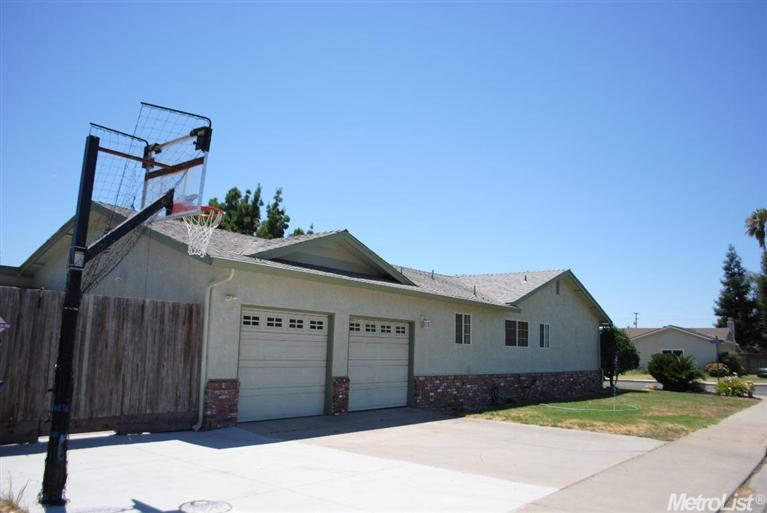 1990 Clemson Ct, Turlock, CA 95382 photo 7