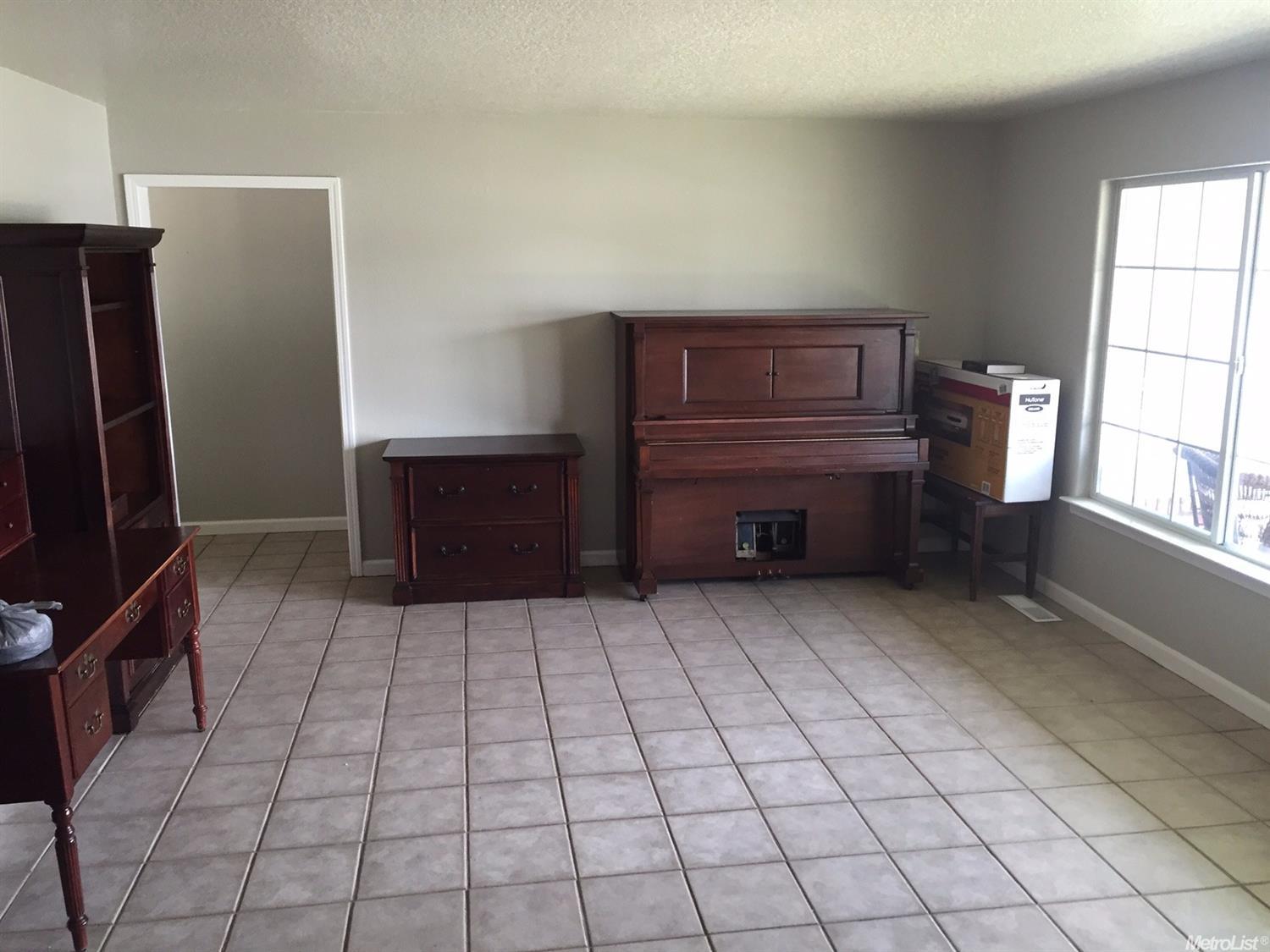 1990 Clemson Ct, Turlock, CA 95382 photo 10