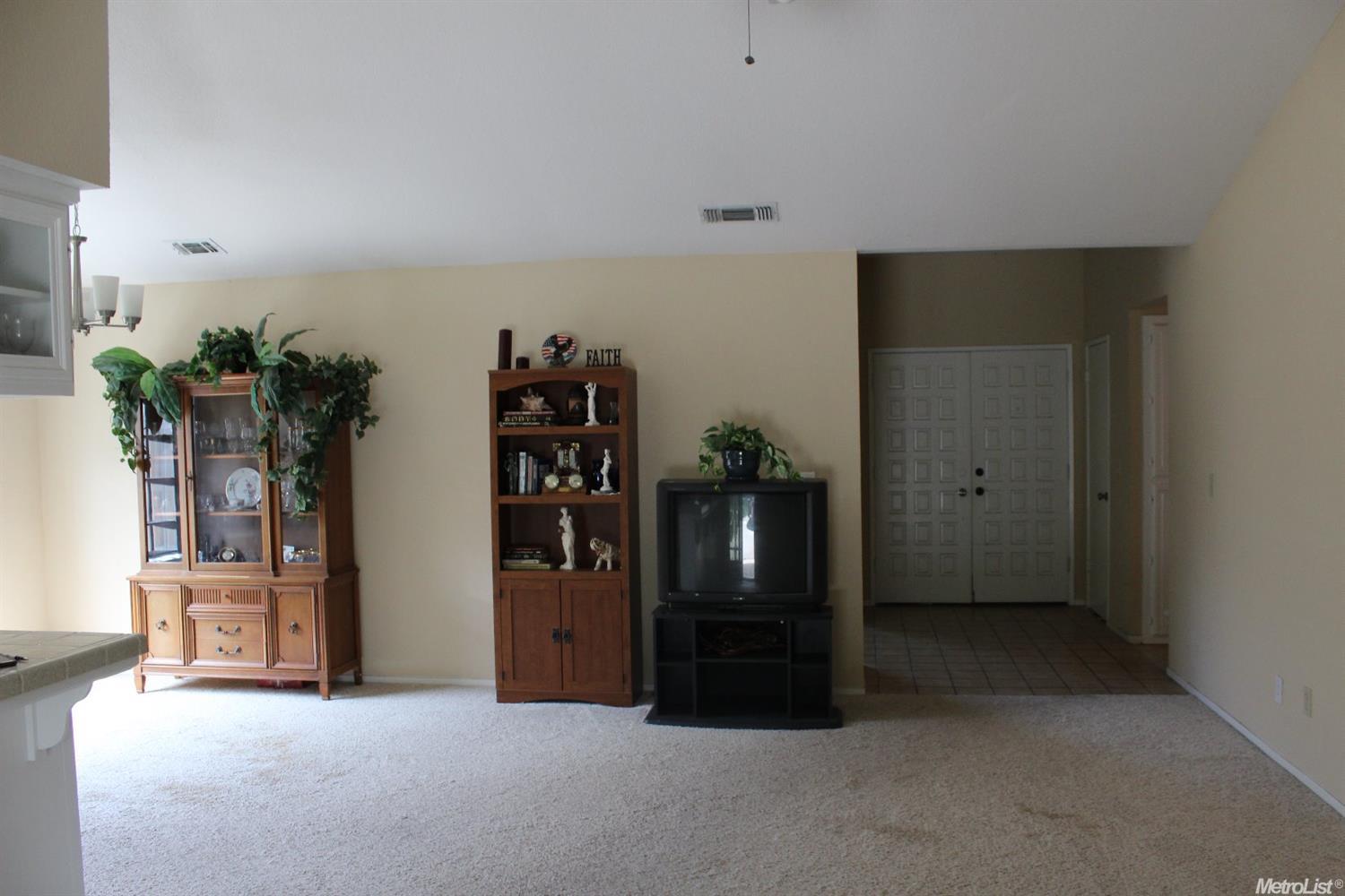 3301 Parks Ln, Carmichael, CA 95608 photo 6