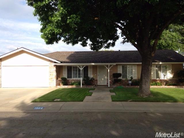 1504 Peppertree Ln, Modesto, CA 95355 photo 1