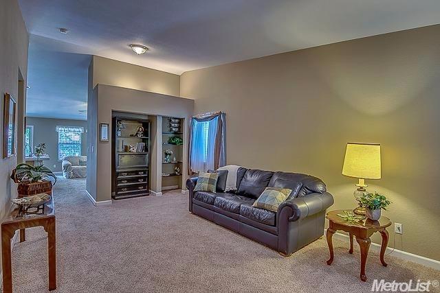 4242 Castleton Cir, Mather, CA 95655 photo 4